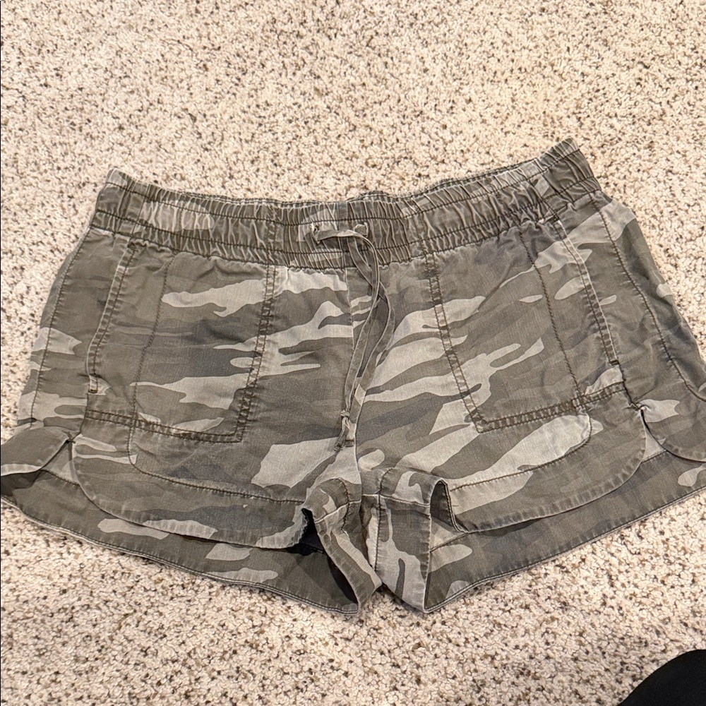 Express Camouflage Women's Shorts